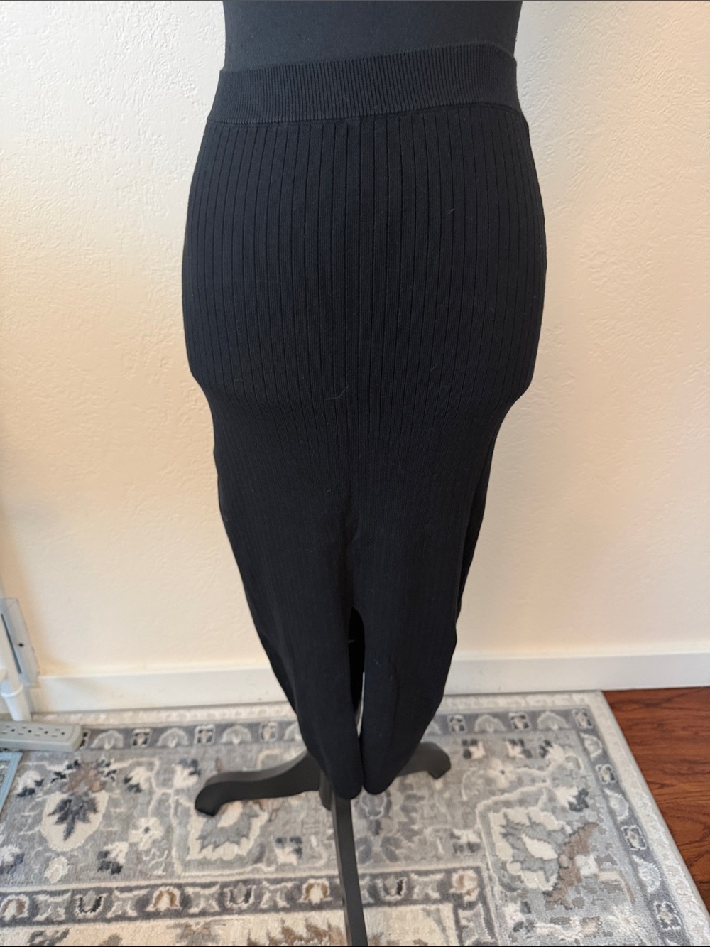 NWT FREE PEOPLE Black Ribbed Knit Midi Skirt - Womens SIZE XS